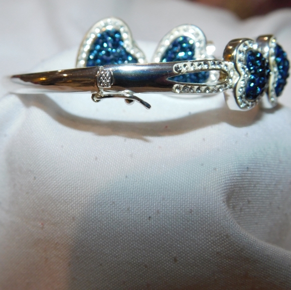 Ladies heart crystal set - Picture 2 of 5